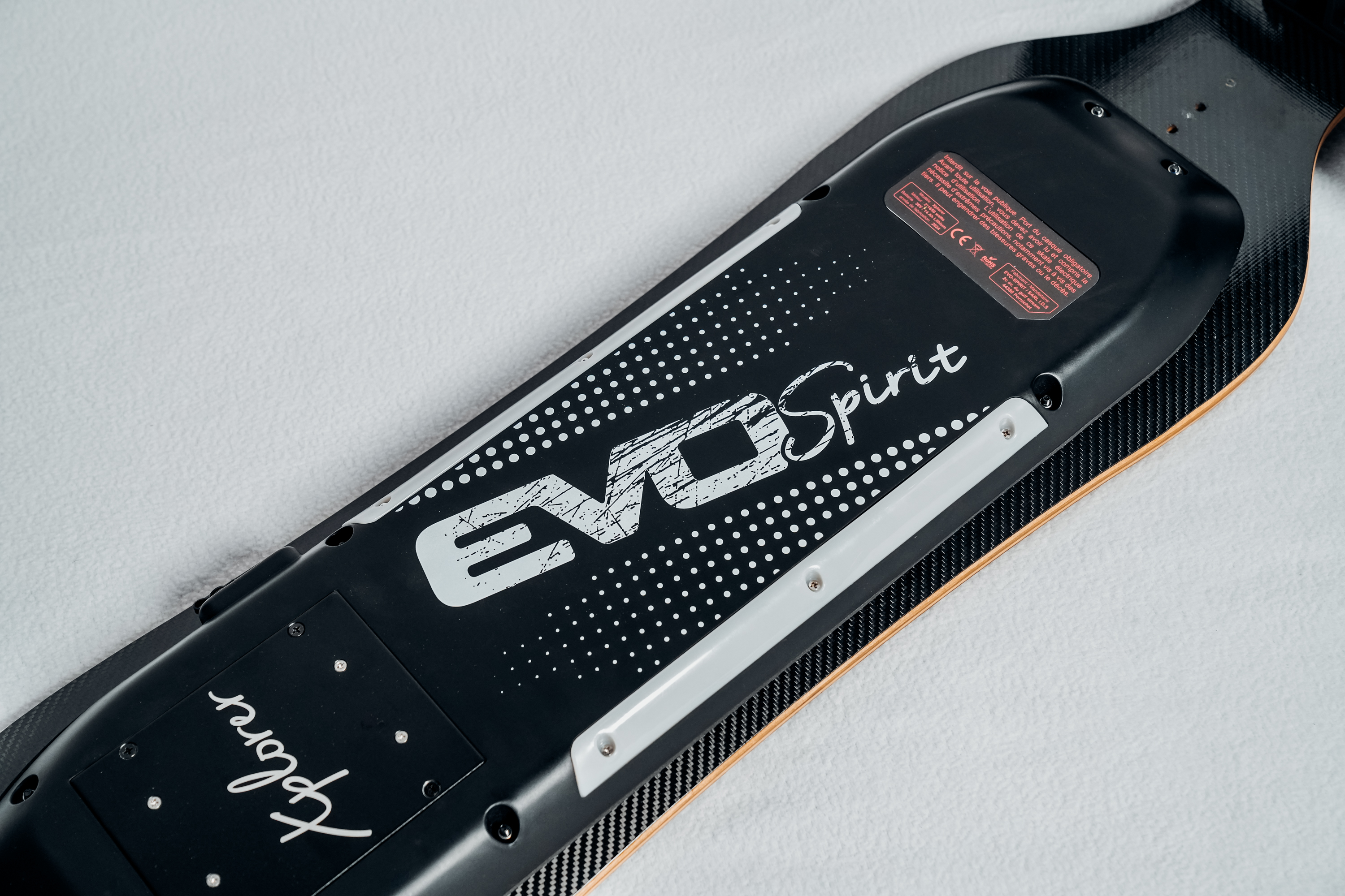 Batterie Samsung 50S 504Wh, 14Ah du Evo-Spirit Xplorer, offrant une autonomie allant jusqu'à 50 km pour une conduite fluide en tout-terrain et en street